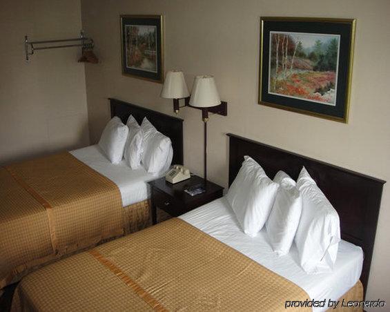 Timberlake Motel Lynchburg Δωμάτιο φωτογραφία